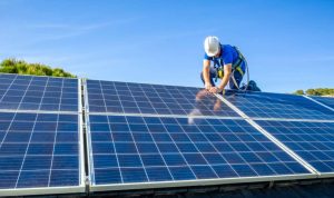 Installation et mise en production des panneaux solaires photovoltaïques à Le Fenouiller